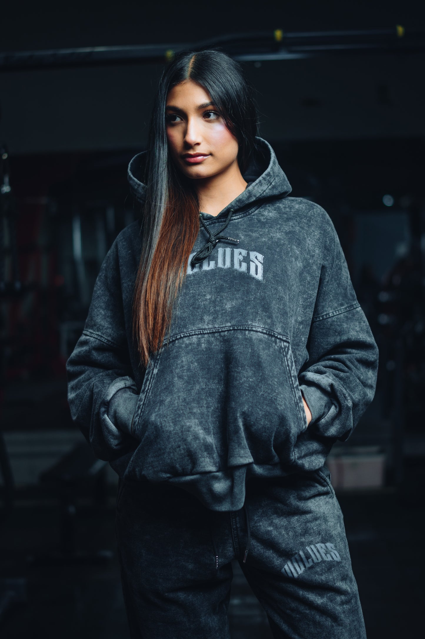 Hoodie Wolves Vintage Wash – BlackWolf Collection 2025